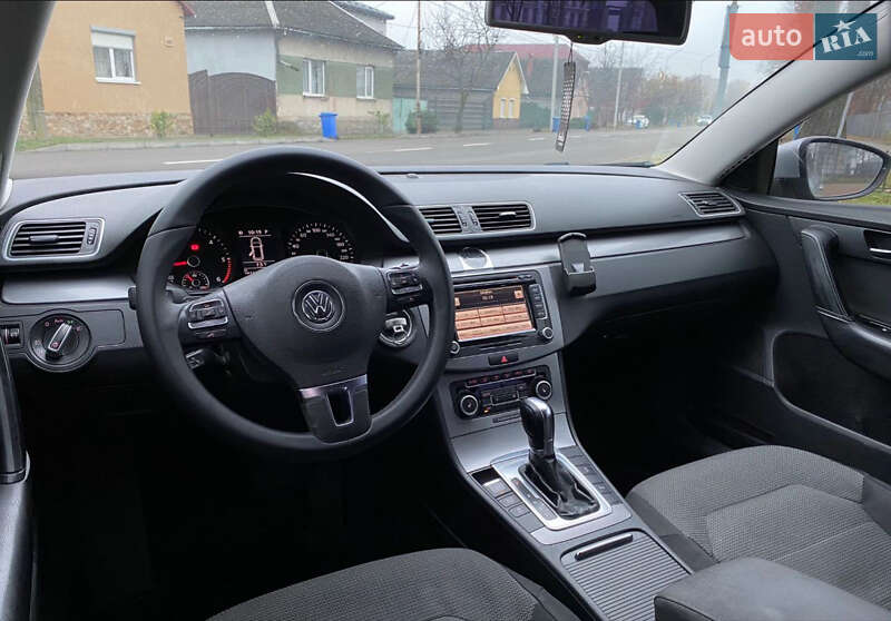 Універсал Volkswagen Passat 2011 в Хусті