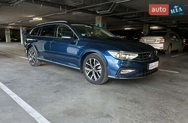 Універсал Volkswagen Passat 2020 в Львові