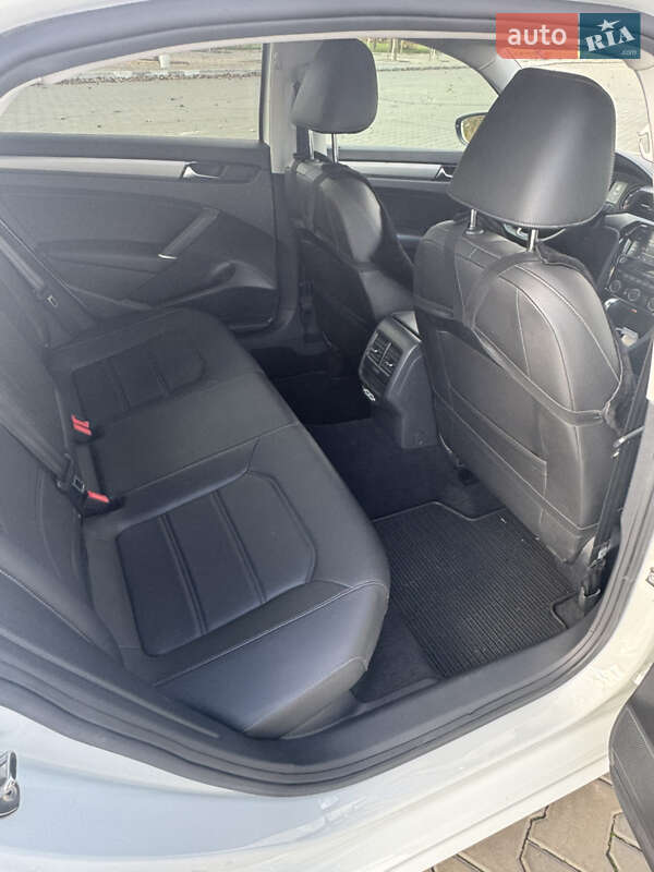 Седан Volkswagen Passat 2020 в Измаиле