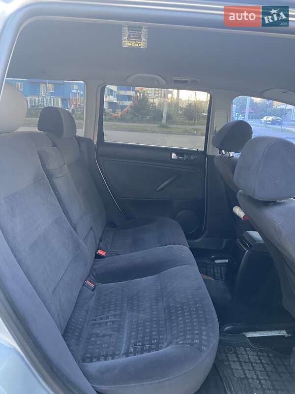 Универсал Volkswagen Passat 2000 в Харькове