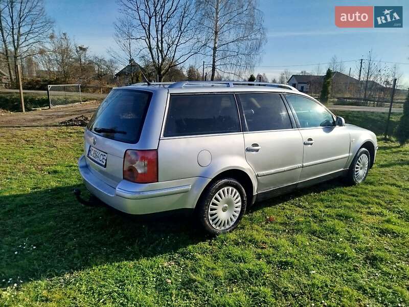 Универсал Volkswagen Passat 2003 в Старой Выжевке