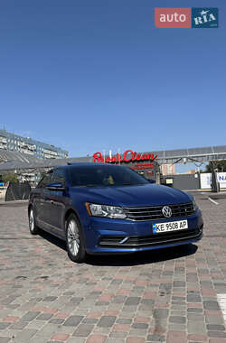 Седан Volkswagen Passat 2016 в Дніпрі