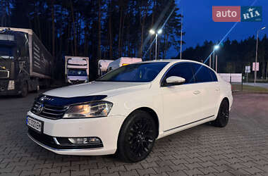Седан Volkswagen Passat 2013 в Маневичах