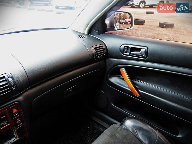 Седан Volkswagen Passat 2001 в Черкассах