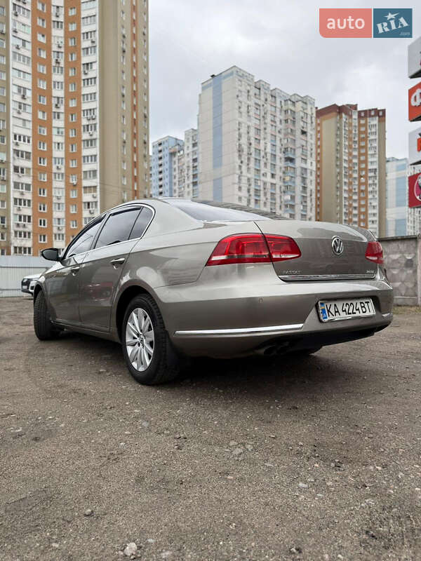 Седан Volkswagen Passat 2013 в Киеве