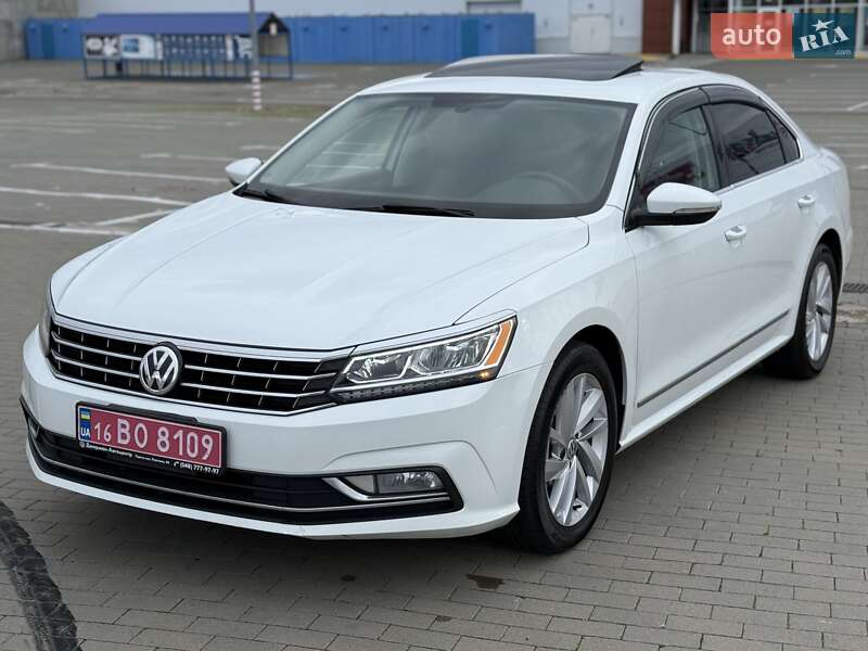 Седан Volkswagen Passat 2018 в Одессе