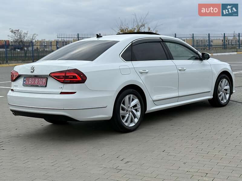Седан Volkswagen Passat 2018 в Одессе