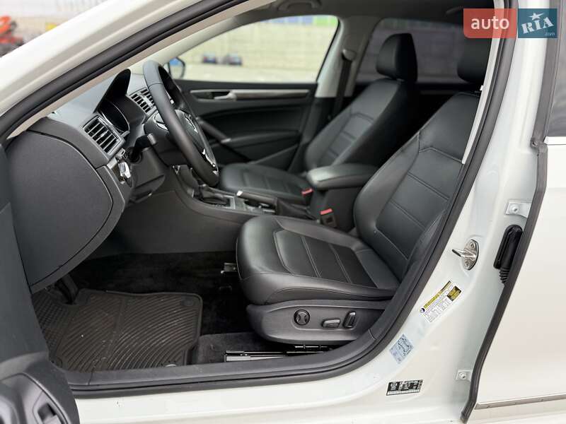 Седан Volkswagen Passat 2018 в Одессе