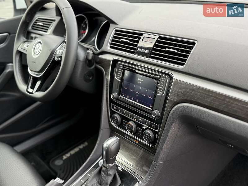 Седан Volkswagen Passat 2018 в Одессе