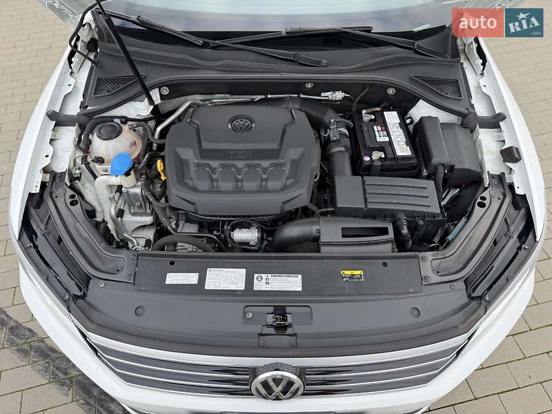 Седан Volkswagen Passat 2018 в Одессе