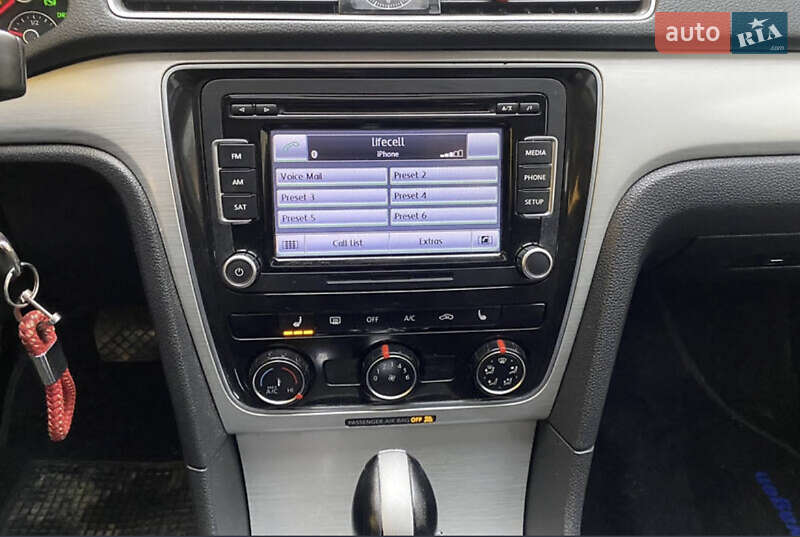 Седан Volkswagen Passat 2012 в Тростянце