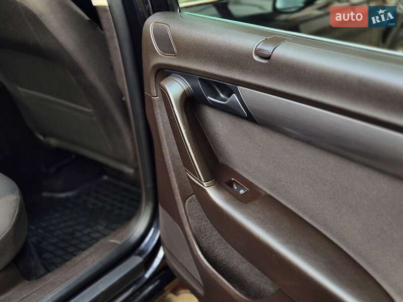 Универсал Volkswagen Passat 2013 в Запорожье