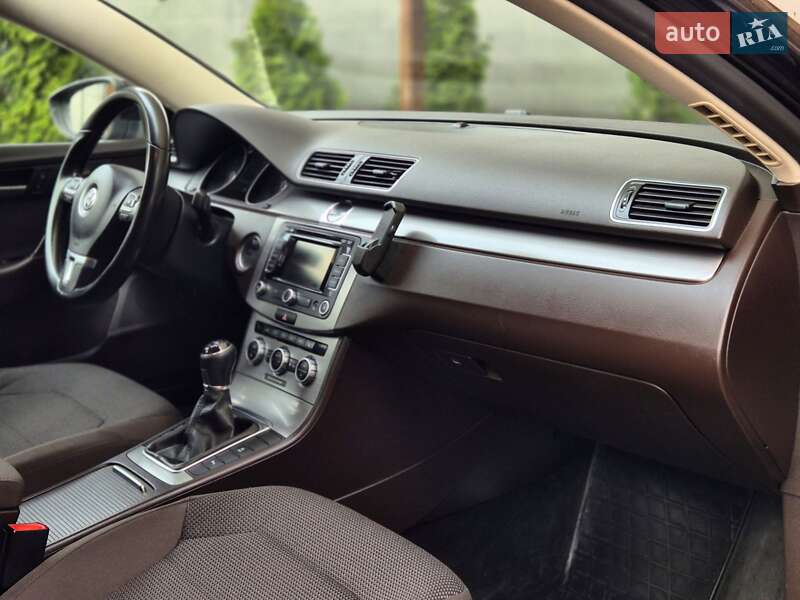 Универсал Volkswagen Passat 2013 в Запорожье