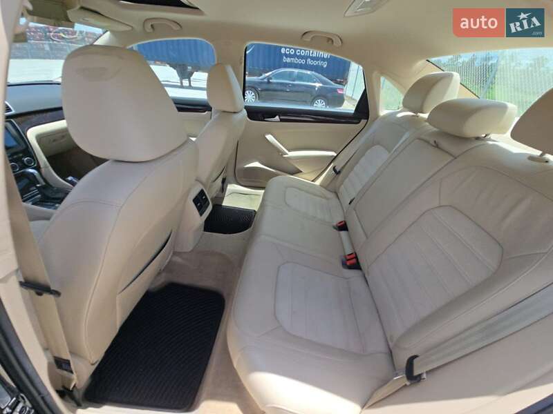 Седан Volkswagen Passat 2015 в Измаиле
