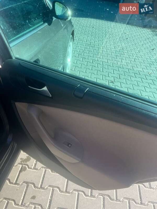 Универсал Volkswagen Passat 2010 в Тернополе