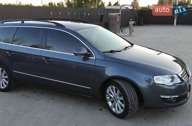 Універсал Volkswagen Passat 2009 в Мостиській