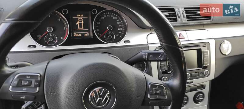 Универсал Volkswagen Passat 2009 в Мостиске