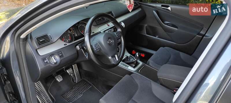 Универсал Volkswagen Passat 2009 в Мостиске