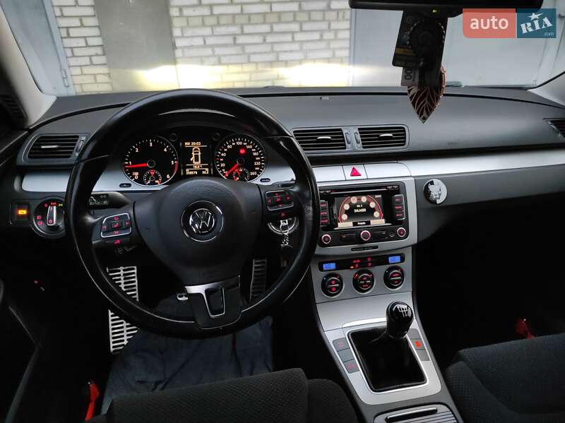 Универсал Volkswagen Passat 2009 в Мостиске