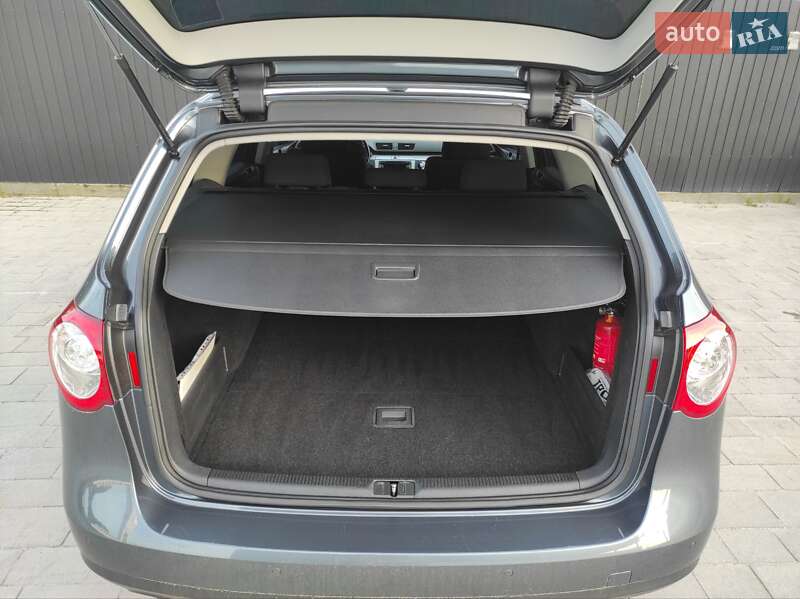 Универсал Volkswagen Passat 2009 в Мостиске