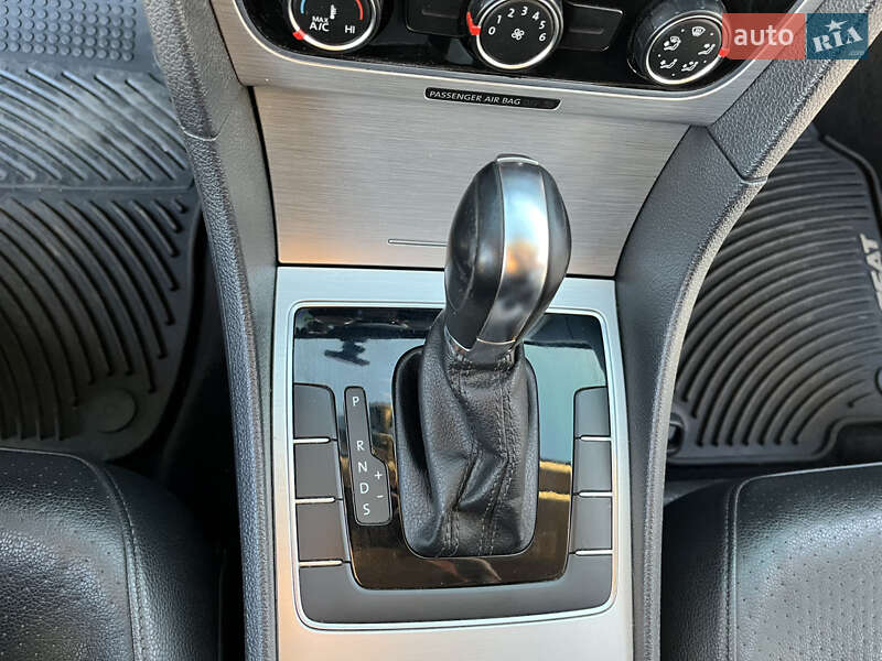 Седан Volkswagen Passat 2013 в Николаеве