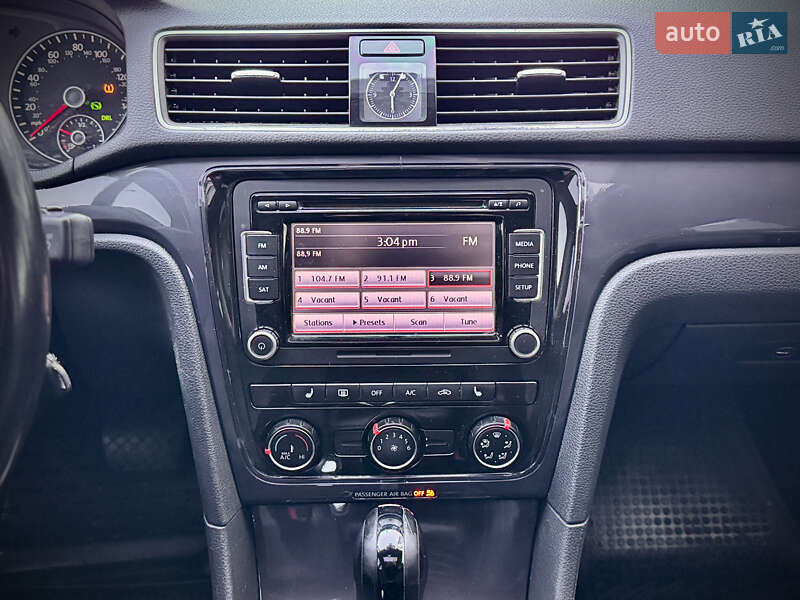 Седан Volkswagen Passat 2012 в Львове