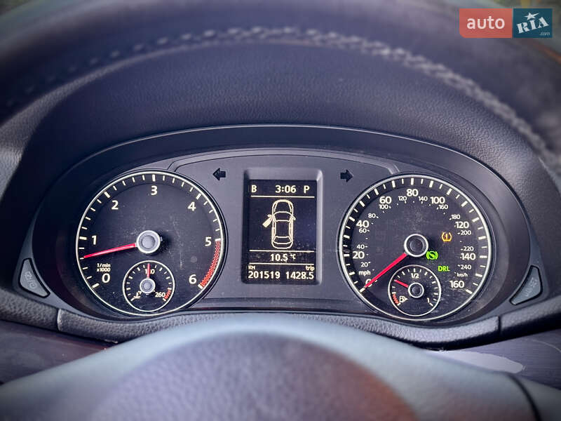 Седан Volkswagen Passat 2012 в Львове