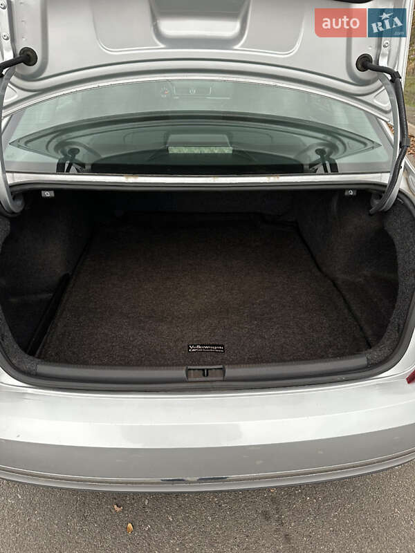 Седан Volkswagen Passat 2016 в Кривом Роге фото 14 Седан Volkswagen Passat 2016 в Кривом Роге