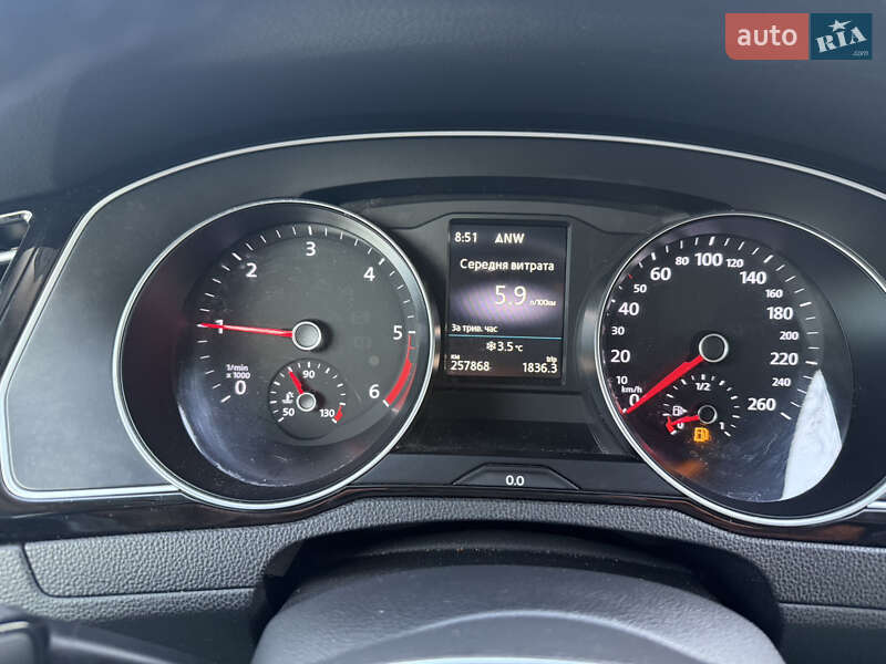 Универсал Volkswagen Passat 2016 в Хмельницком