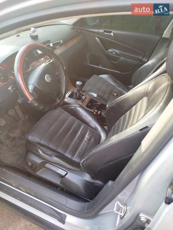 Седан Volkswagen Passat 2005 в Овруче