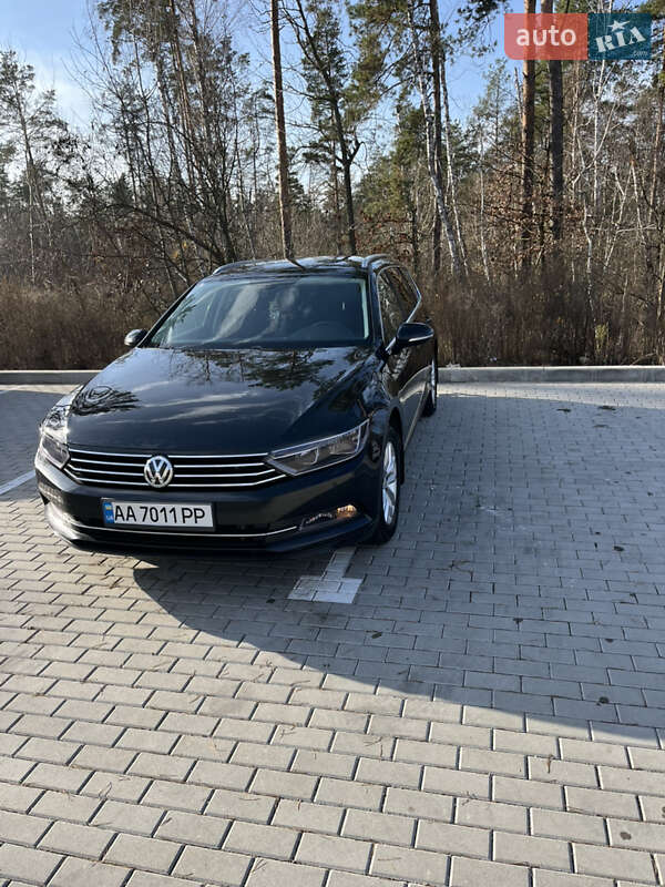 Универсал Volkswagen Passat 2015 в Киеве