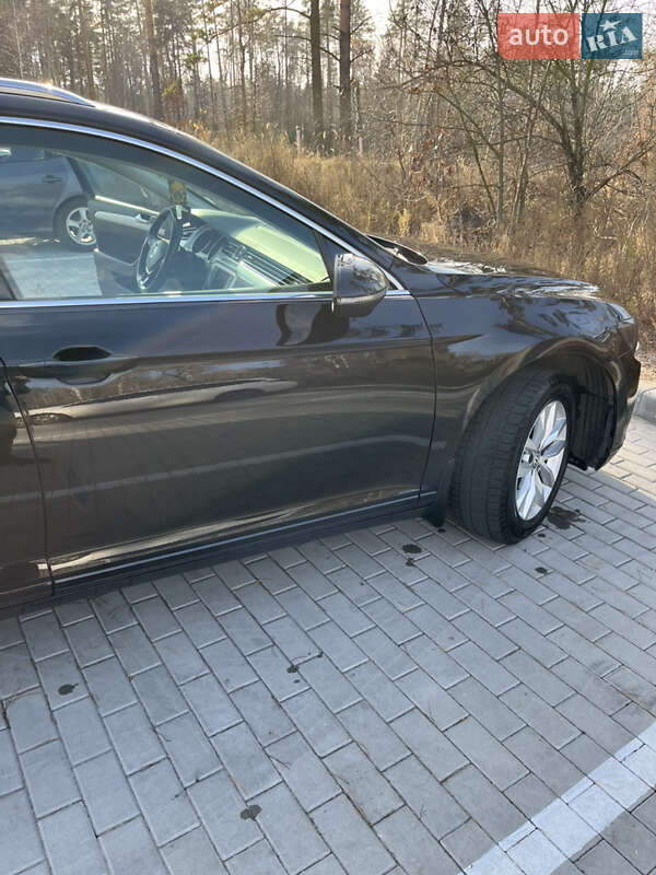 Универсал Volkswagen Passat 2015 в Киеве