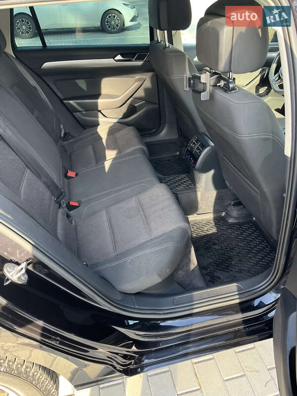 Универсал Volkswagen Passat 2015 в Киеве