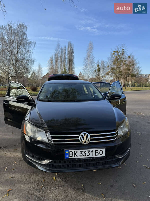 Седан Volkswagen Passat 2012 в Ровно фото Седан Volkswagen Passat 2012 в Ровно