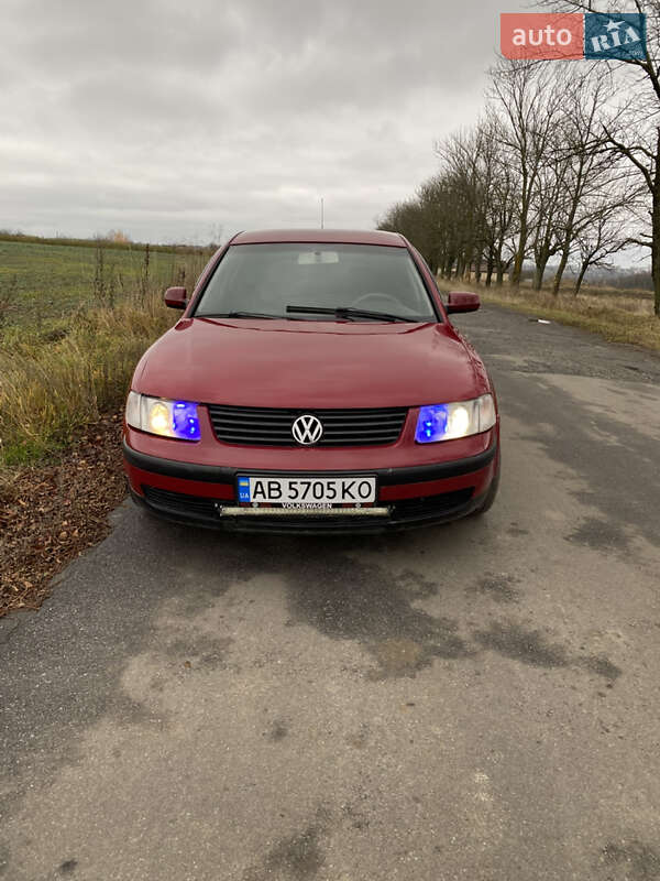Седан Volkswagen Passat 1997 в Жмеринке