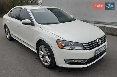 Седан Volkswagen Passat 2013 в Ужгороді