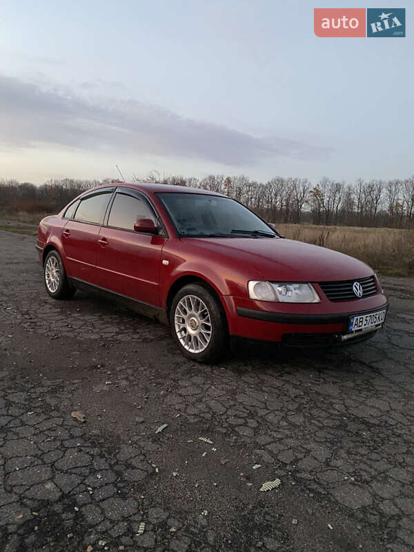 Седан Volkswagen Passat 1997 в Жмеринке