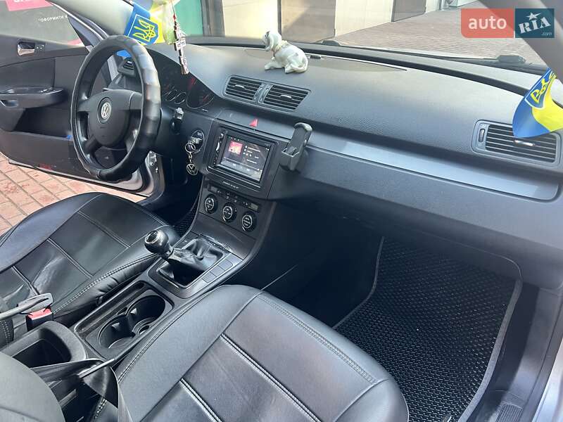 Седан Volkswagen Passat 2005 в Костополе фото 13 Седан Volkswagen Passat 2005 в Костополе