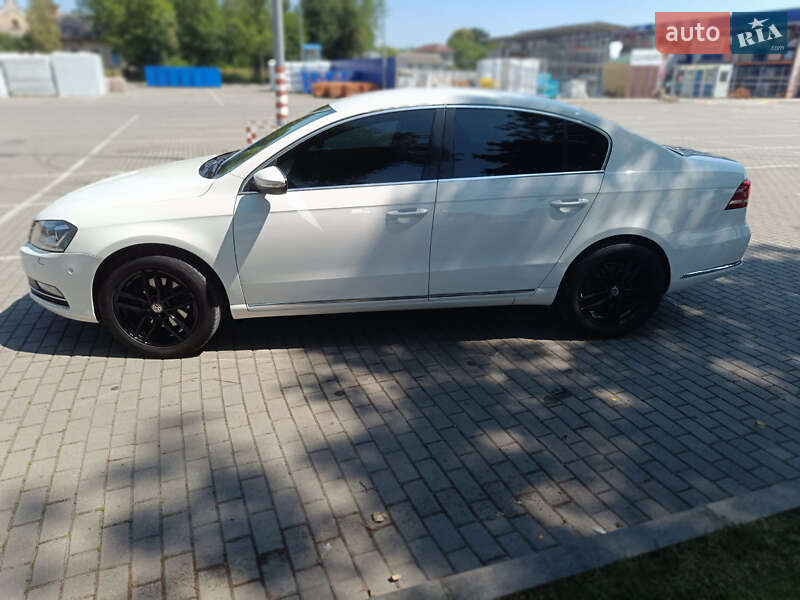 Седан Volkswagen Passat 2013 в Черновцах фото 3 Седан Volkswagen Passat 2013 в Черновцах
