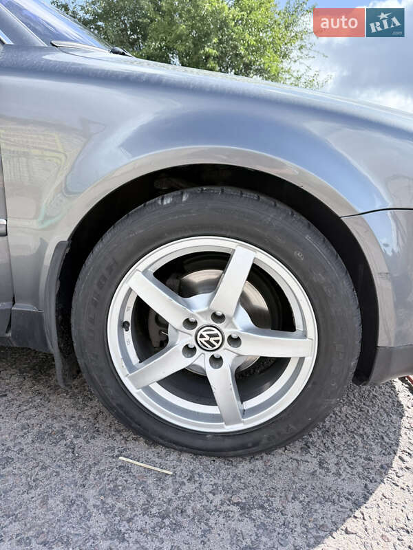 Седан Volkswagen Passat 2005 в Запорожье