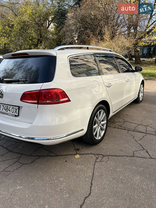 Универсал Volkswagen Passat 2012 в Житомире фото 4 Универсал Volkswagen Passat 2012 в Житомире
