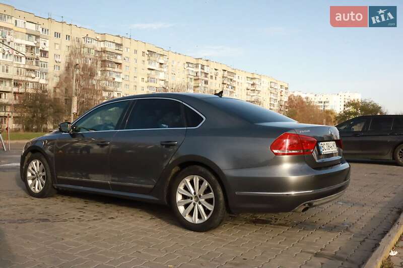 Седан Volkswagen Passat 2012 в Львове