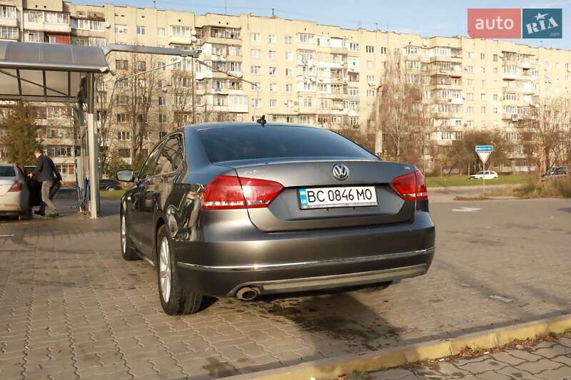 Седан Volkswagen Passat 2012 в Львове