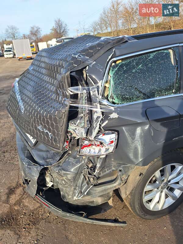 Универсал Volkswagen Passat 2019 в Львове фото 7 Универсал Volkswagen Passat 2019 в Львове