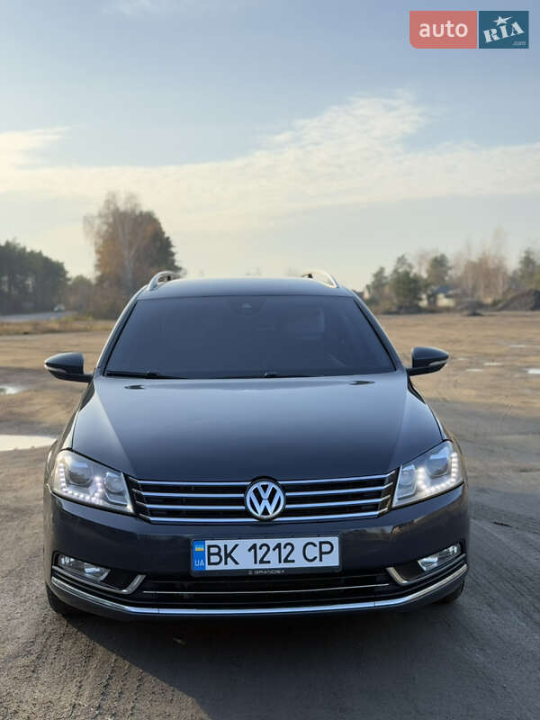 Універсал Volkswagen Passat 2011 в Сарнах