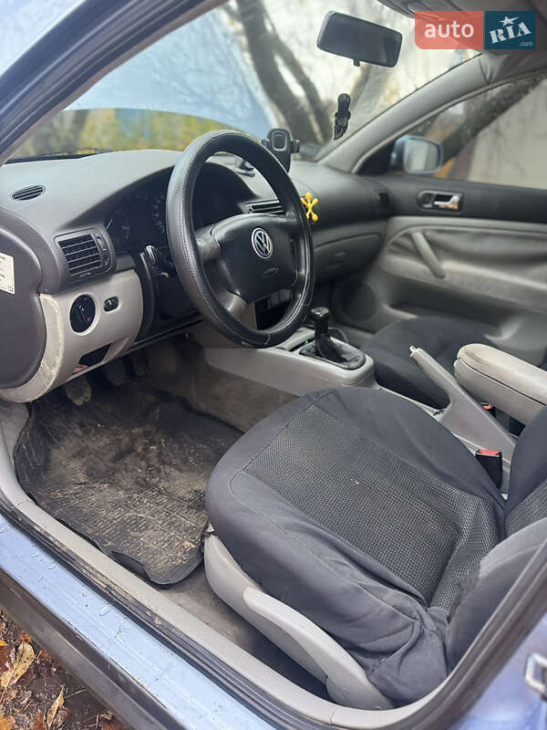 Седан Volkswagen Passat 1997 в Чугуеве