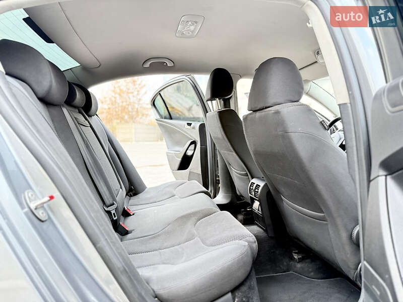 Седан Volkswagen Passat 2008 в Днепре