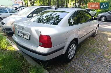 Седан Volkswagen Passat 1999 в Виннице