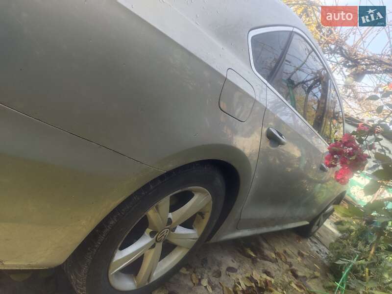 Седан Volkswagen Passat 2013 в Харькове фото 4 Седан Volkswagen Passat 2013 в Харькове
