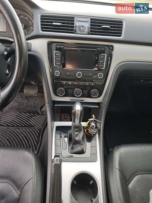 Седан Volkswagen Passat 2013 в Львове фото 16 Седан Volkswagen Passat 2013 в Львове